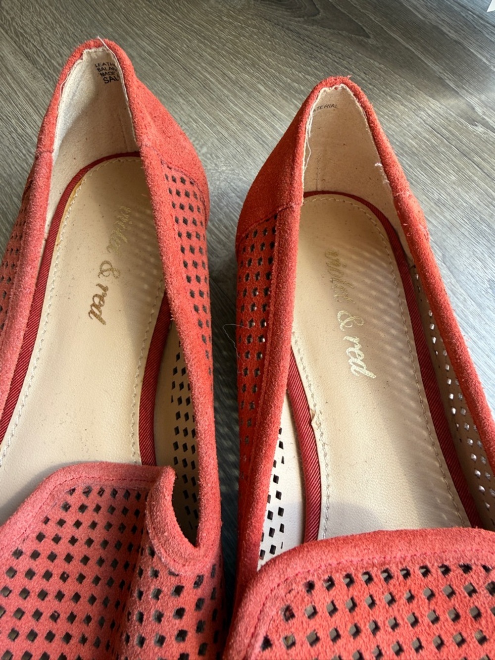 Violet & Red Salem Perforated Suede Loafer Flat-size 8M - Picture 4 of 9